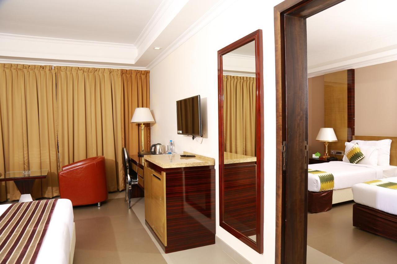 Hotel Bonanza Alappuzha Ngoại thất bức ảnh